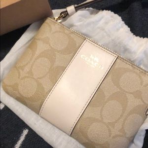 Coach Wristlet / Zipper Bag